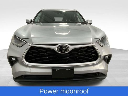 Used 2024 Toyota Highlander XLE image 7