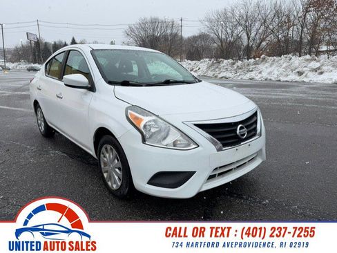 Used 2017 Nissan Versa SV image 7