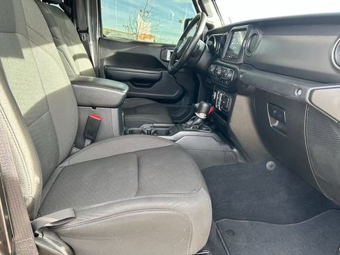 Used 2022 Jeep Gladiator Sport AWD/4WD image 31