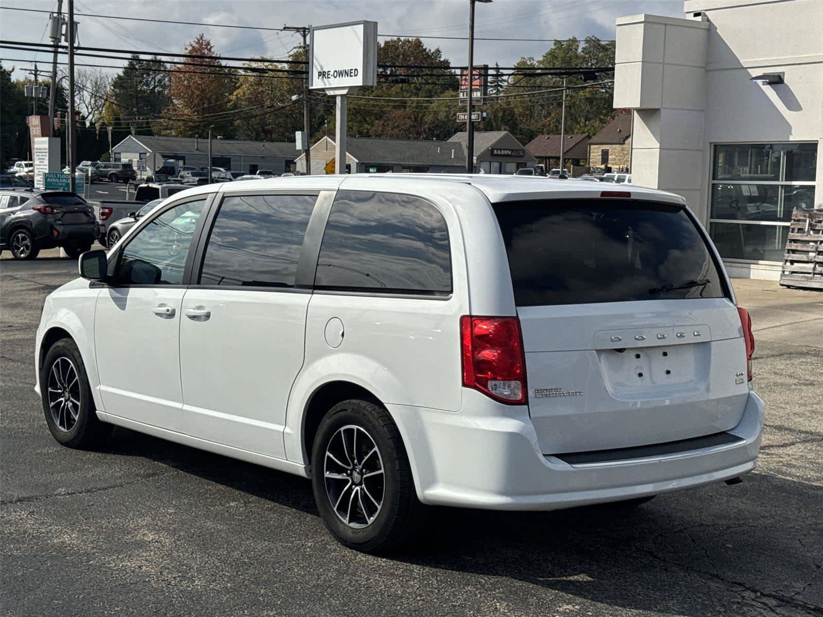 Used 2019 Dodge Grand Caravan GT FWD image 3