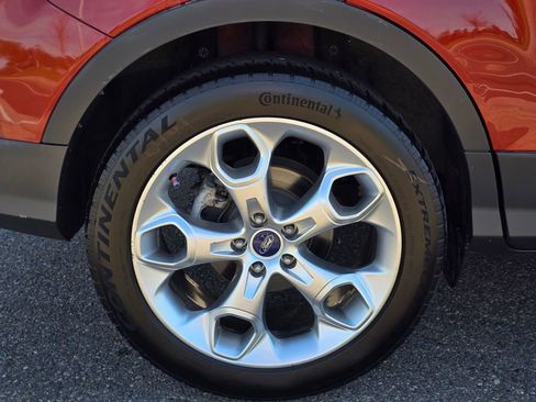 Used 2014 Ford Escape Titanium w/ Equipment Group 401A FWD image 9