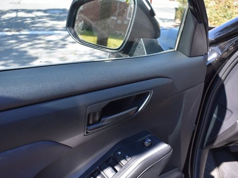 Used 2024 Toyota Highlander LE image 13