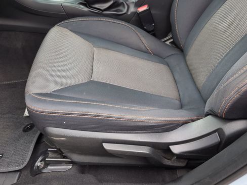 Used 2019 Subaru Crosstrek 2.0i Premium image 11