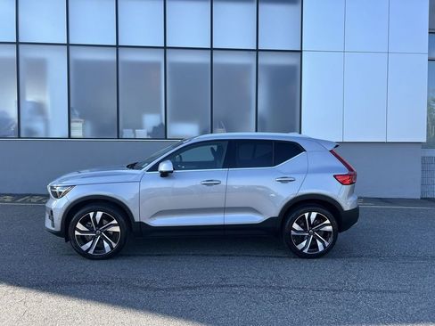 Certified 2023 Volvo XC40 B5 Plus w/ Protection Package Premier AWD/4WD image 5