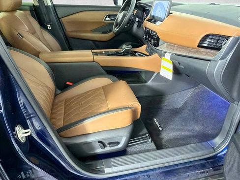 Used 2024 Nissan Rogue Platinum FWD image 15