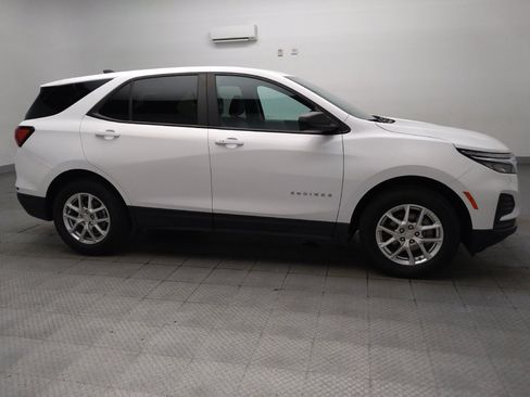 Used 2023 Chevrolet Equinox LS AWD/4WD image 11