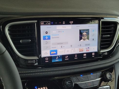New 2026 Chrysler Pacifica Select FWD image 26
