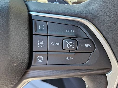 New 2025 Jeep Grand Cherokee Laredo RWD image 22