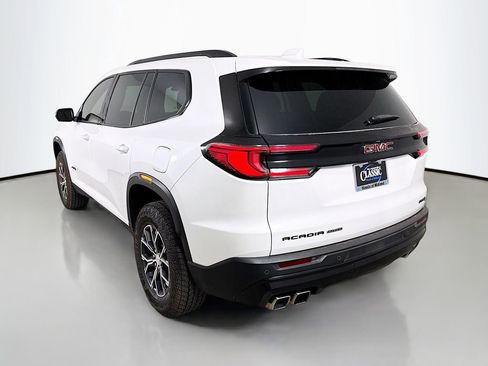 Used 2025 GMC Acadia AT4 w/ Luxury Package image 5