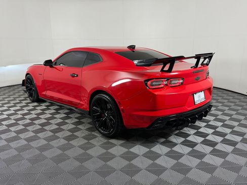 Used 2022 Chevrolet Camaro LT RWD image 3