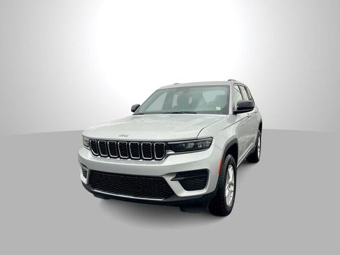 New 2026 Jeep Grand Cherokee Laredo AWD/4WD image 1
