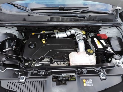 Used 2022 Chevrolet Trax LT w/ LT Convenience Package image 17