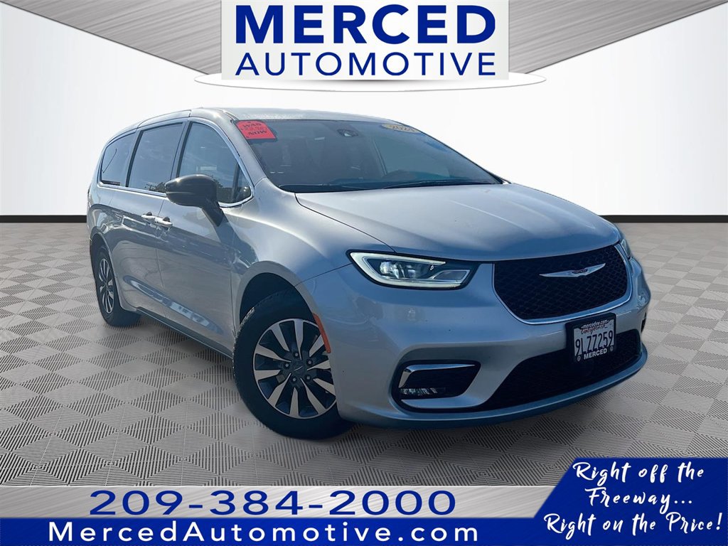 Used 2024 Chrysler Pacifica Limited FWD image 1