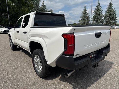 Used 2025 Toyota Tacoma SR image 7