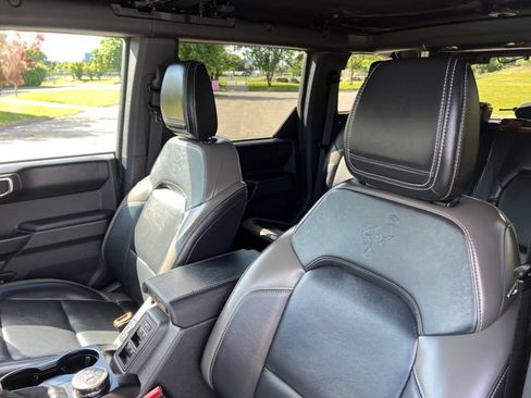 Used 2025 Ford Bronco Outer Banks AWD/4WD image 18