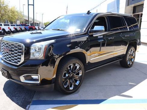 Used 2019 GMC Yukon Denali w/ Denali Ultimate Package AWD/4WD image 3
