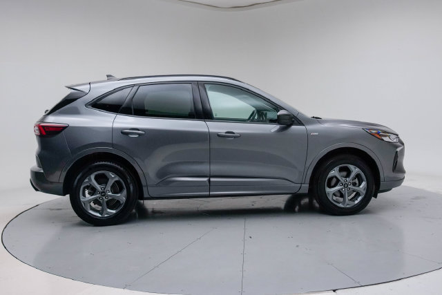 Used 2024 Ford Escape ST-Line w/ Tech Pack #1 AWD/4WD image 9