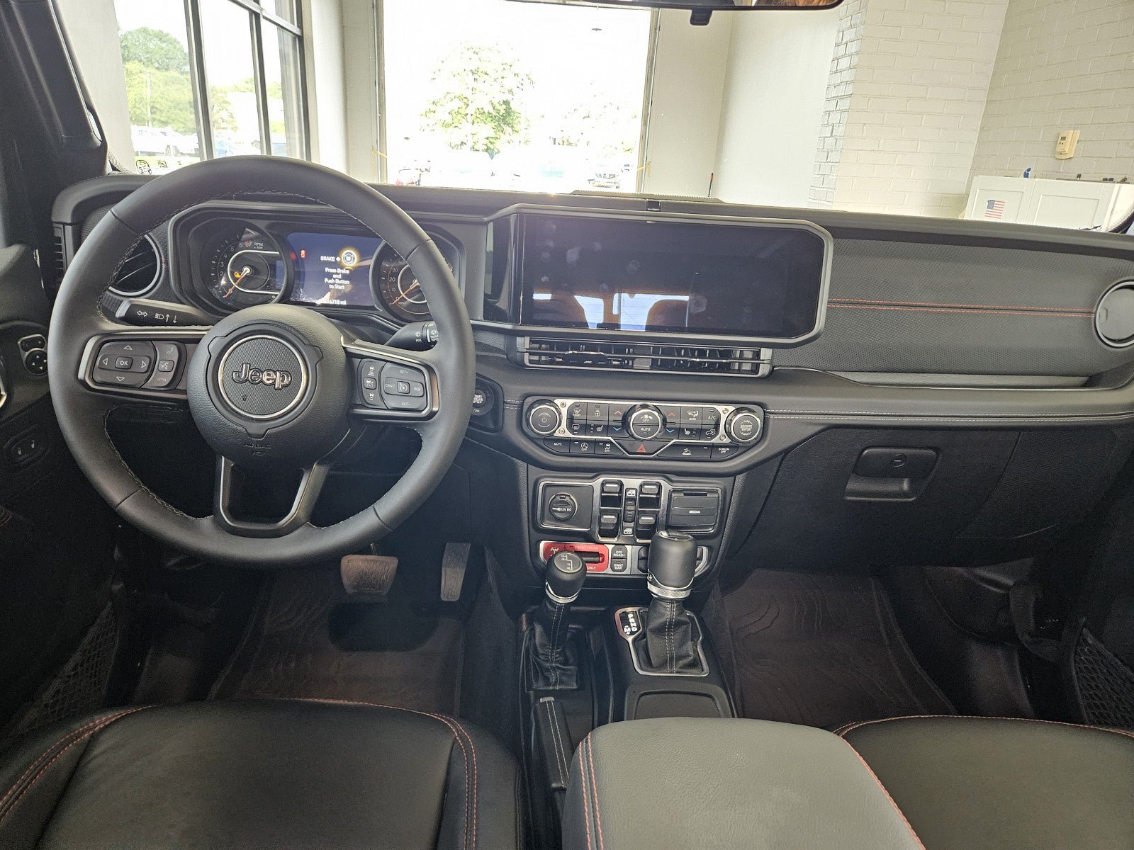 Used 2025 Jeep Gladiator Rubicon w/ Convenience Group AWD/4WD image 18