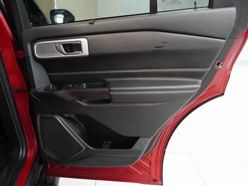 Used 2020 Ford Explorer ST image 30