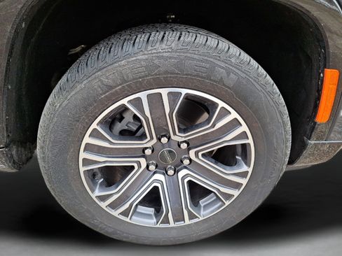 Used 2025 Jeep Wagoneer 4WD w/ Premium Group I image 31