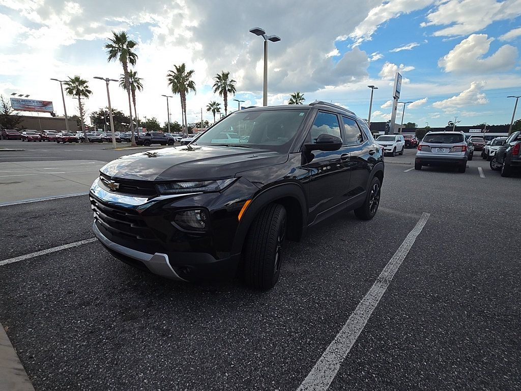 Used 2023 Chevrolet TrailBlazer LT FWD image 1