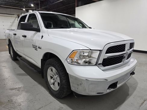 Used 2022 RAM 1500 Classic SLT image 6