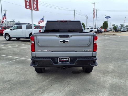 Used 2024 Chevrolet Silverado 1500 ZR2 w/ Technology Package image 6