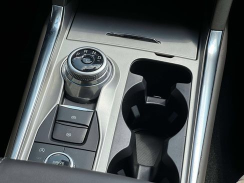 Used 2023 Ford Explorer Platinum w/ Technology Package AWD/4WD image 19