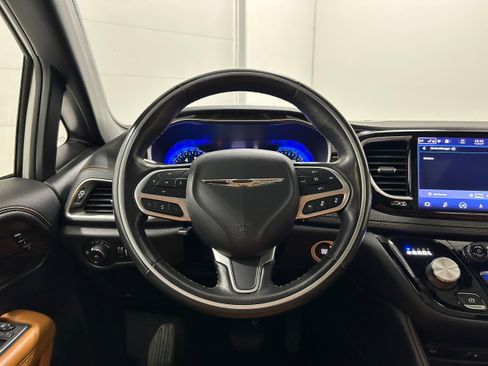 Used 2021 Chrysler Pacifica Pinnacle AWD/4WD image 13
