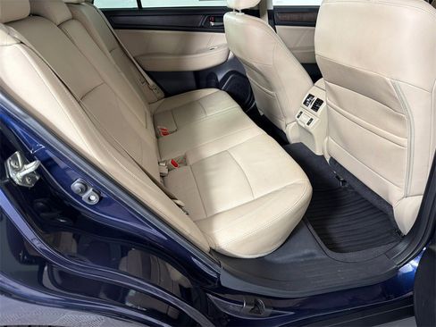 Used 2018 Subaru Outback 2.5i Limited image 17