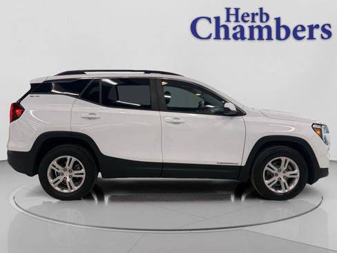 Used 2022 GMC Terrain SLE w/ Driver Convenience Package image 2