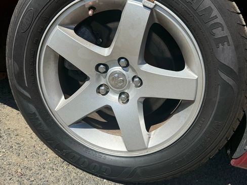 Used 2010 Dodge Charger SXT image 4