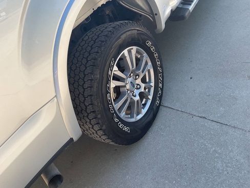 Used 2019 Ford F150 Lariat w/ Trailer Tow Package AWD/4WD image 10