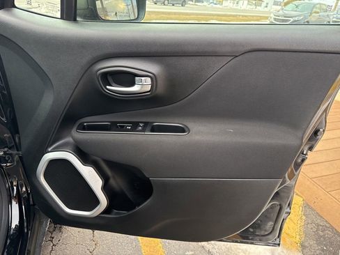 Used 2021 Jeep Renegade Sport image 34