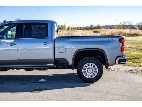 Used 2024 Chevrolet Silverado 3500 LTZ image 42