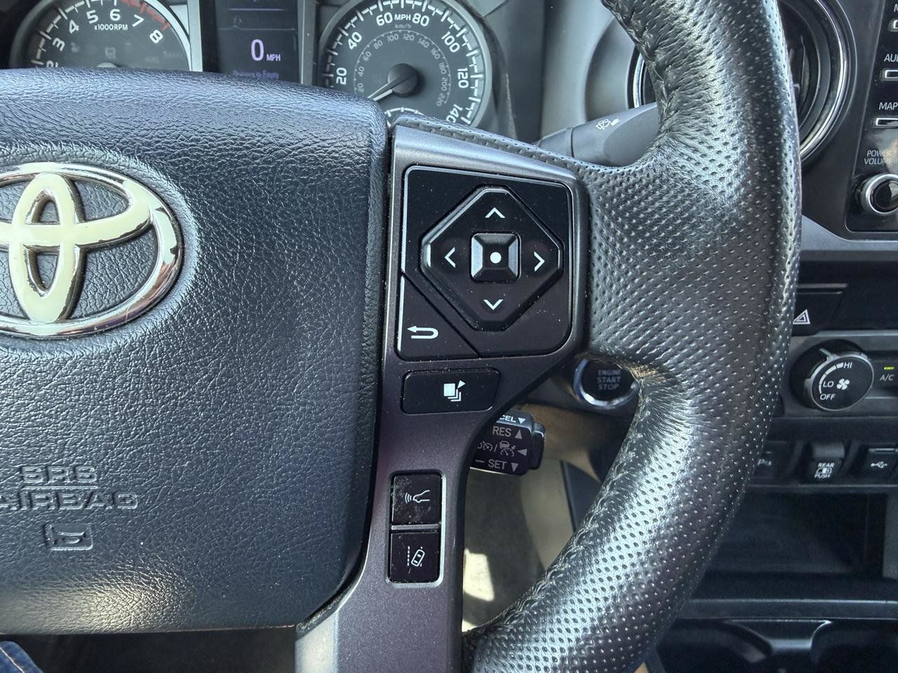 Used 2020 Toyota Tacoma TRD Off-Road w/ Technology Package AWD/4WD image 23