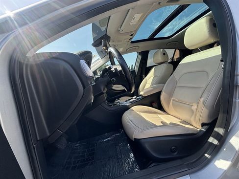 Used 2019 INFINITI QX30 w/ Cargo Package FWD image 16