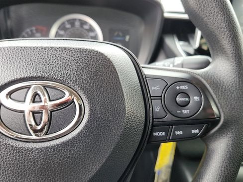 Used 2020 Toyota Corolla LE image 17