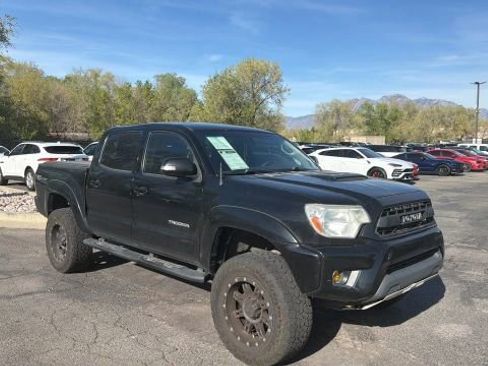 Used 2015 Toyota Tacoma 4x4 Double Cab w/ TRD Sport Package image 7