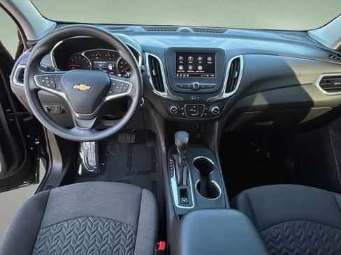 Used 2023 Chevrolet Equinox LT FWD image 16