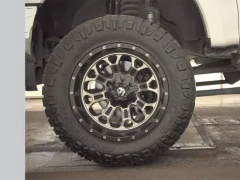 Used 2017 Ford F250 Lariat w/ Chrome Package image 8