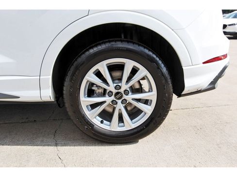 Used 2025 Audi Q3 2.0T Premium image 32