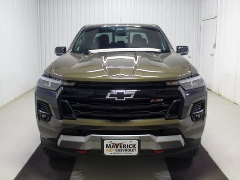Used 2024 Chevrolet Colorado Z71 w/ LPO, Dark Essentials Package image 2