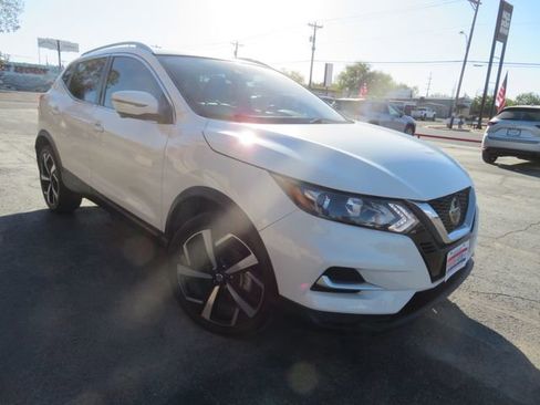 Used 2022 Nissan Rogue Sport SL image 3