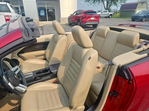 Used 2005 Ford Mustang GT Premium RWD image 12