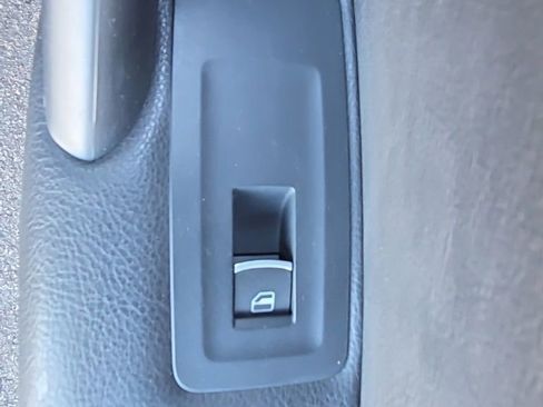 Used 2012 Volkswagen Passat 2.5 SE image 22