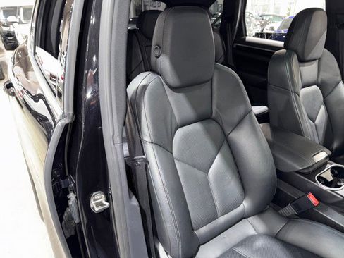 Used 2015 Porsche Cayenne S image 65