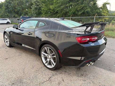 Used 2022 Chevrolet Camaro LT w/ Technology Package RWD image 4