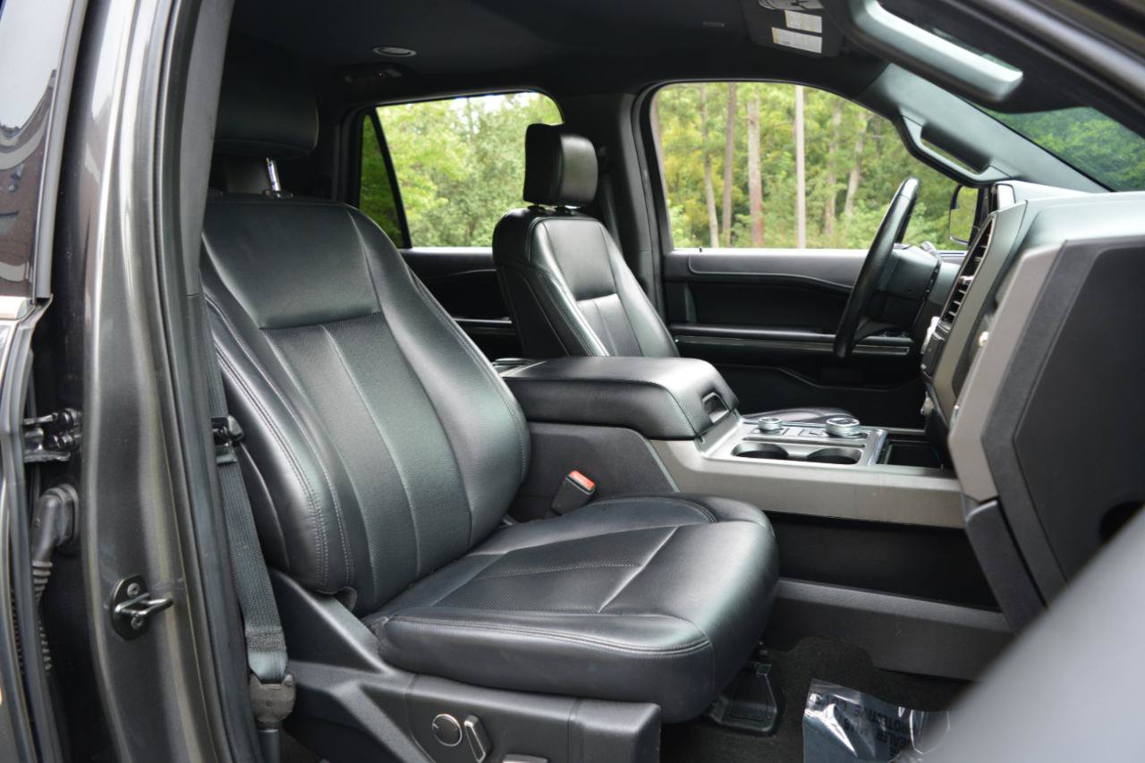 Used 2019 Ford Expedition XLT w/ Equipment Group 201A AWD/4WD image 19