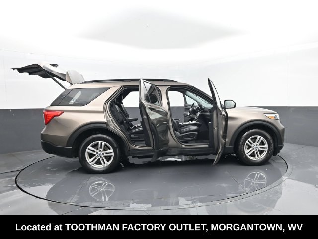 Used 2021 Ford Explorer XLT w/ Equipment Group 202A AWD/4WD image 30